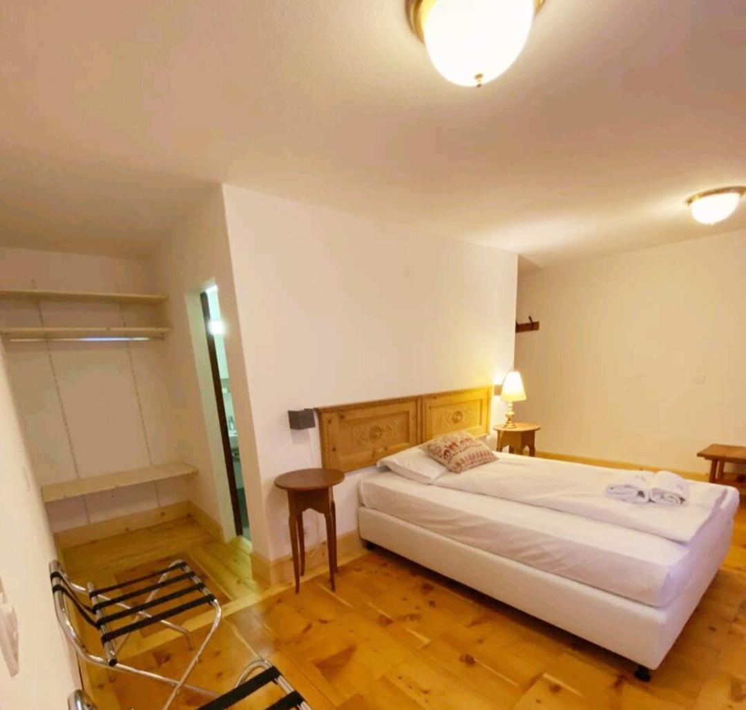 Chesa Bernina Apartment ซาเมอดัน ภายนอก รูปภาพ