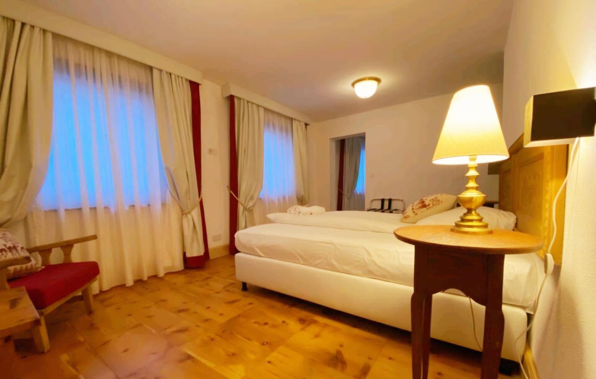 Chesa Bernina Apartment ซาเมอดัน ภายนอก รูปภาพ